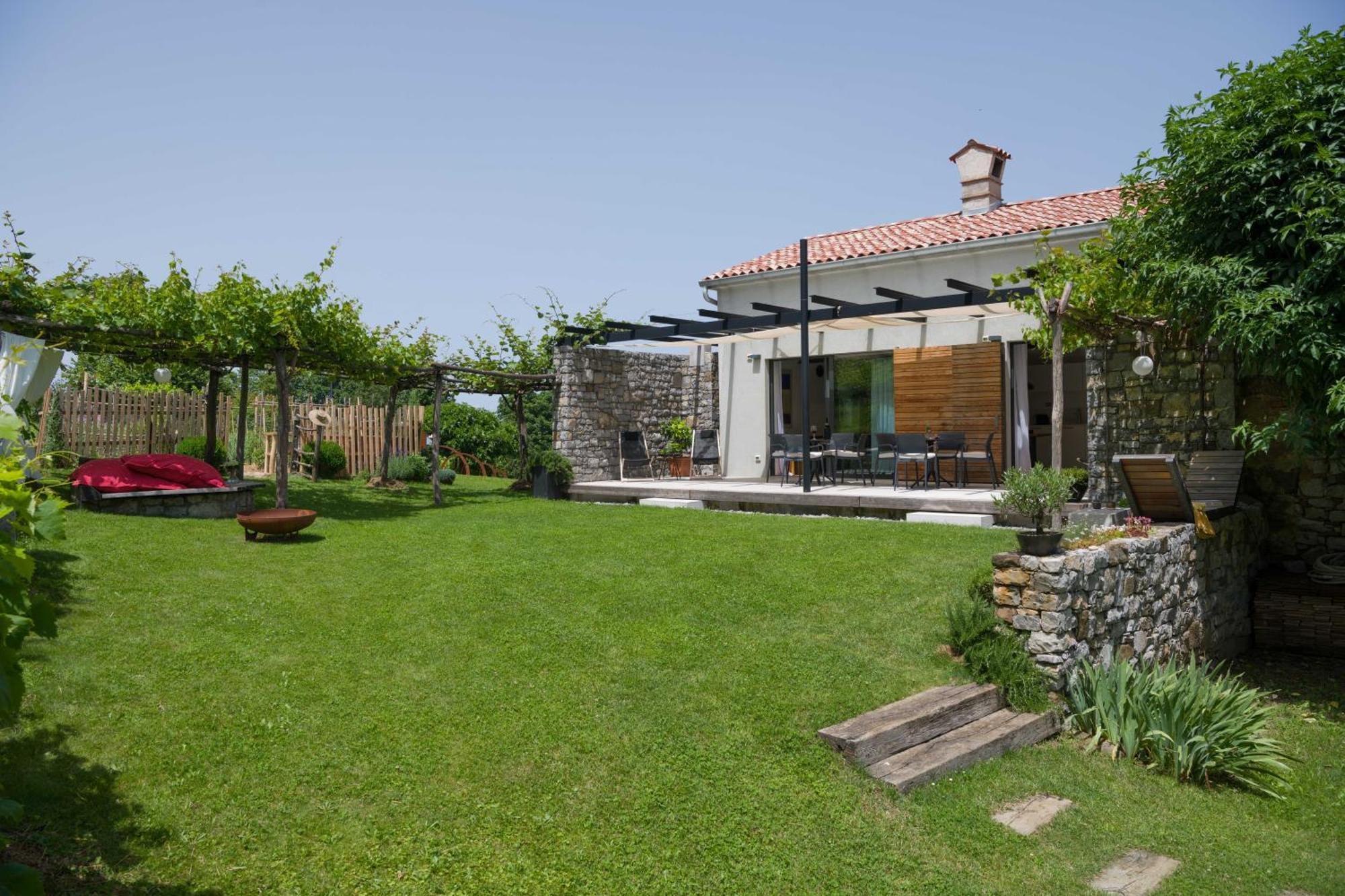 Villa Artes With Free Hot Tub & Sauna Branik Eksteriør billede